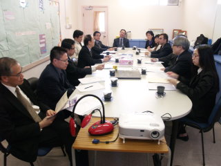 校董會成員十一人