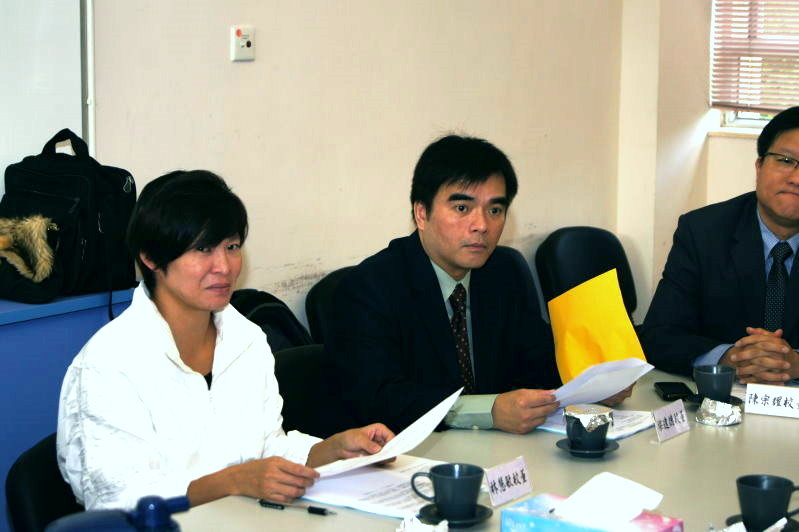 家長校董梁遠德先生(右)及林慧敏女士(左)