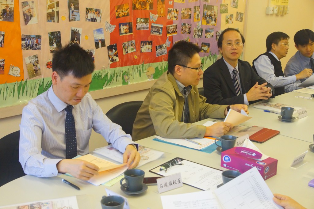 (右起)校監 鄒振國先生、辦學團體校董 石國雄先生及高永雄先生