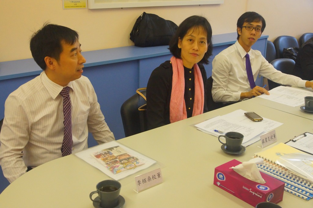 (右起)校友校董 鄧偉賢先生及獨立校董 羅靈芝女士