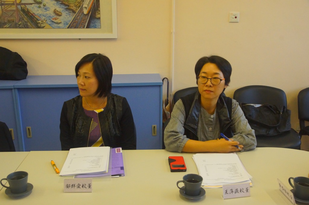 (左起)家長校董 鄺群愛女士及王萍薇女士