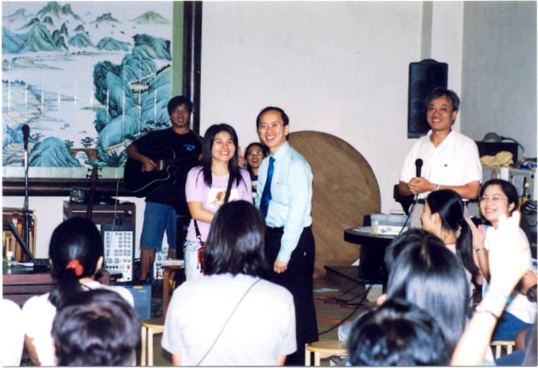 鄒振國校監出席教師退修營為教師打氣