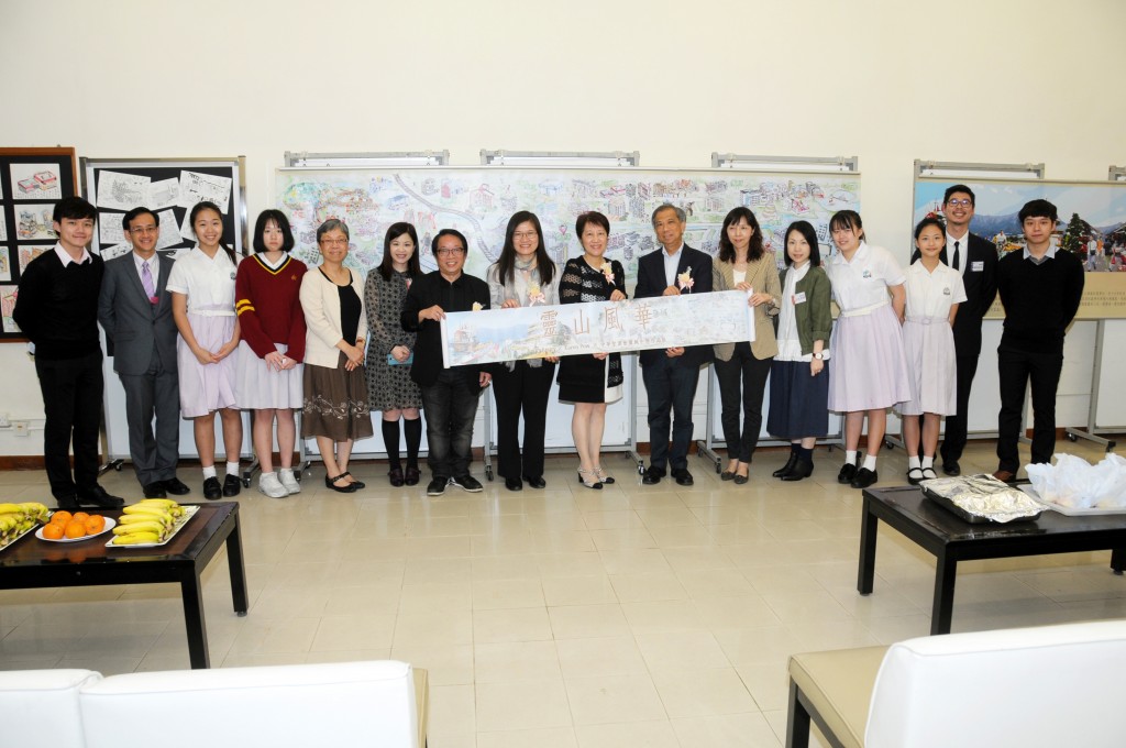 在開幕禮中，一眾嘉賓、校監、參與計劃的老師及同學留影